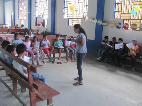 Clases Bíblicas en Monzón  / Bibliapita yachachicuy Monzónchu