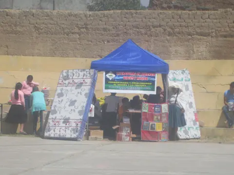 Stand de Literaturas en quechua / Quechua librucuta jatucushan