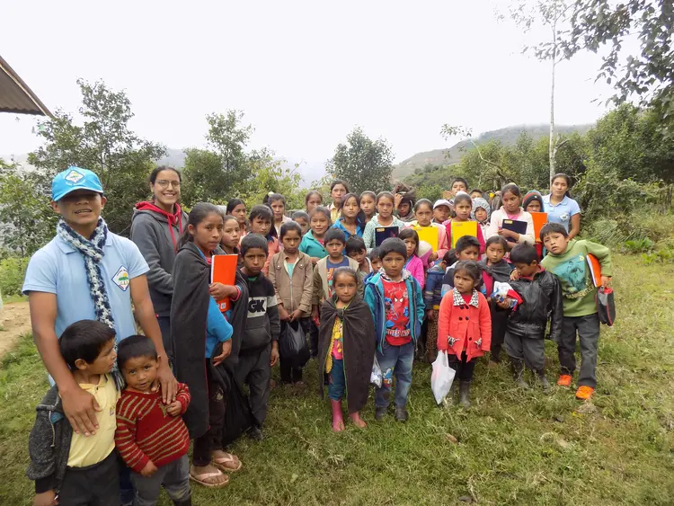 Los niños felices por haber estudiado en la EBDV en su idioma